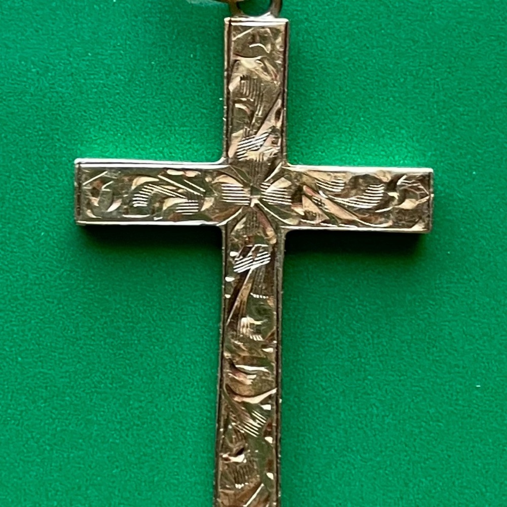 ESEMCO 10K Engraved Gold Cross